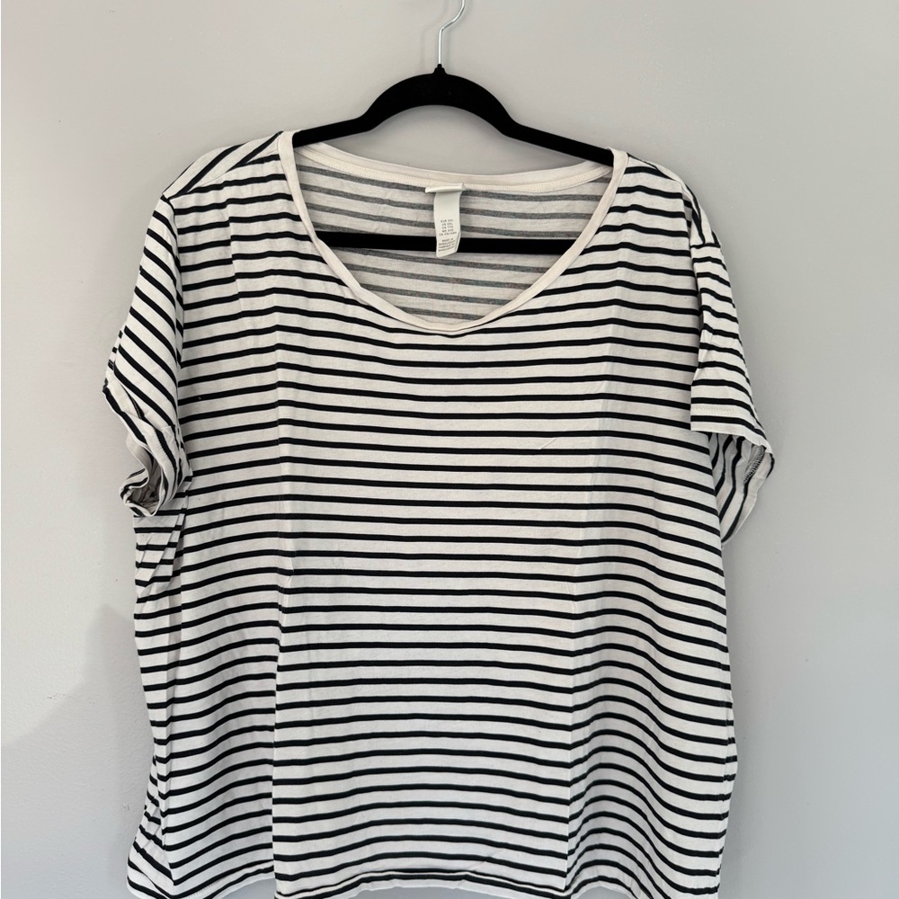 H&M Black and White Boxy Short Sleeve Tee
